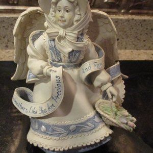 2002 MindSpring Sarah's Angels "Evelyn" #30838 Ceramic Figurine